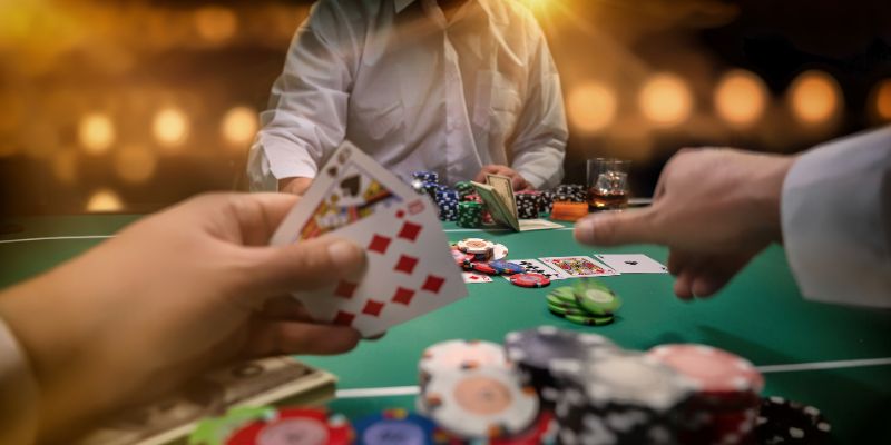 Poker là gì mà khiến nhiều người đam mê đến vậy?